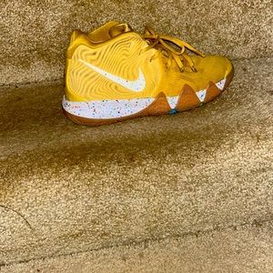 Kyrie 4 Cinnamon Toast Crunch 7y